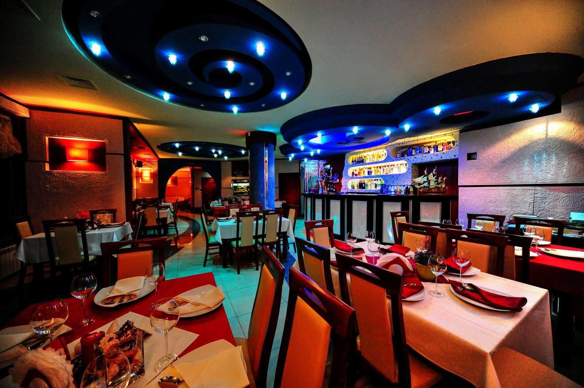 Hotel Spinaker Łeba Buitenkant foto