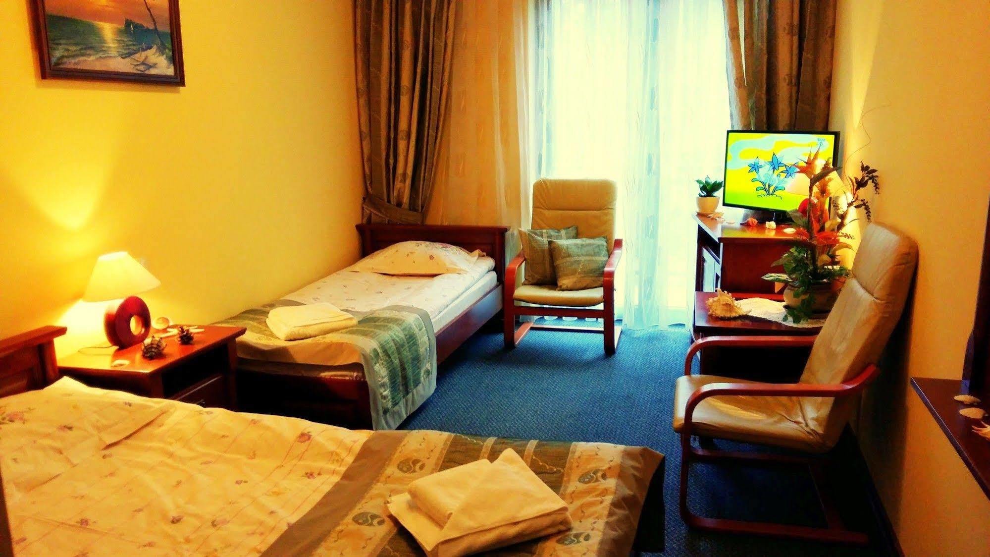 Hotel Spinaker Łeba Buitenkant foto
