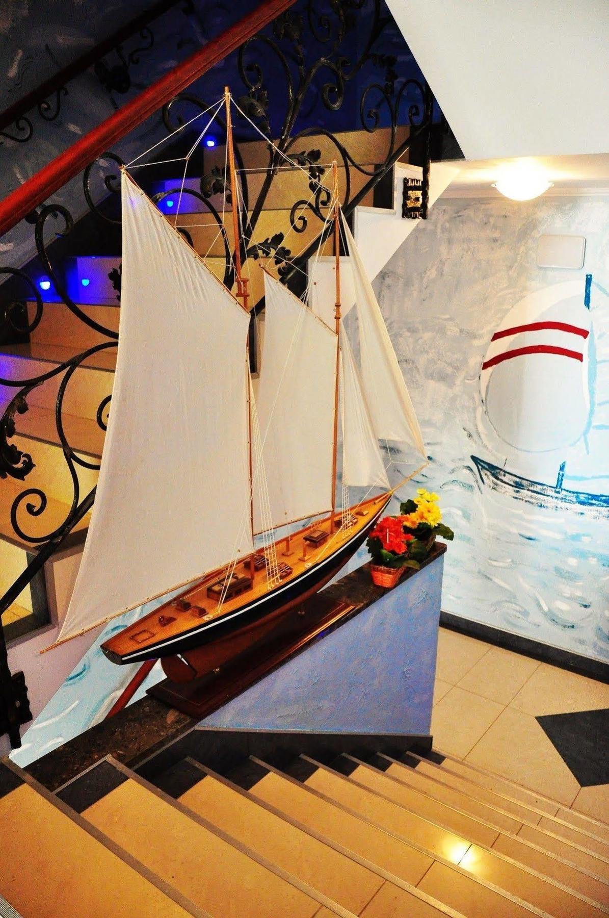Hotel Spinaker Łeba Buitenkant foto